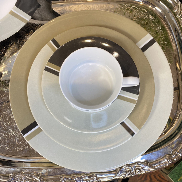 Vintage Studio Nova HIGH SOCIETY Dinner, Soup bowl Dessert Plate Cup and Saucer - Picture 2 of 11